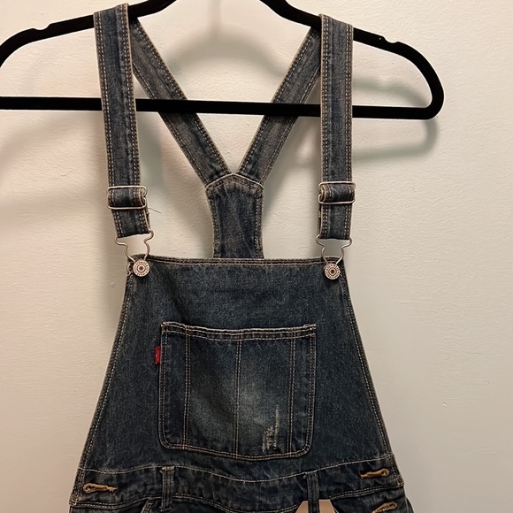 Levi’s shorts overalls size 16 in teens fits like small for women - Picture 1 of 6